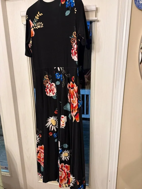 Agnes & Dora Black Maxi Dress with Red, Blue & Cream Floral Print - Picture 5 of 9